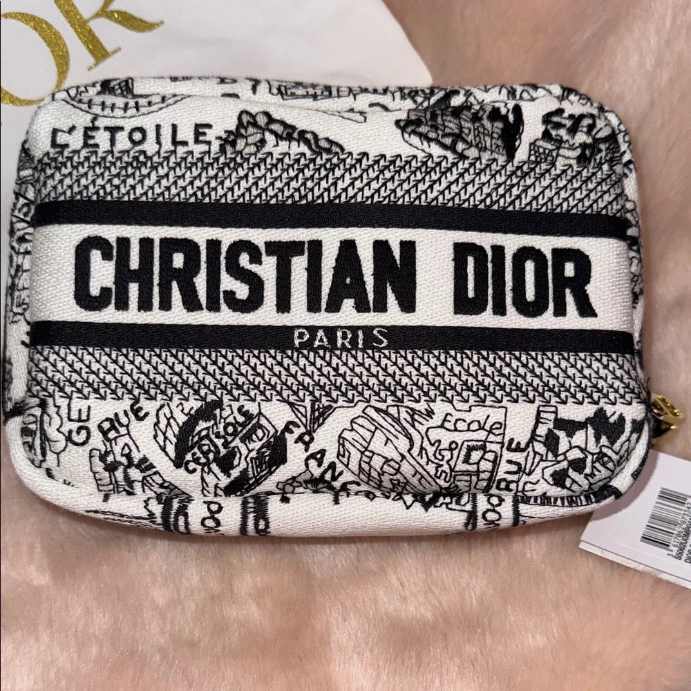 Black and White cosmetic Pouch - Picture 2 of 13